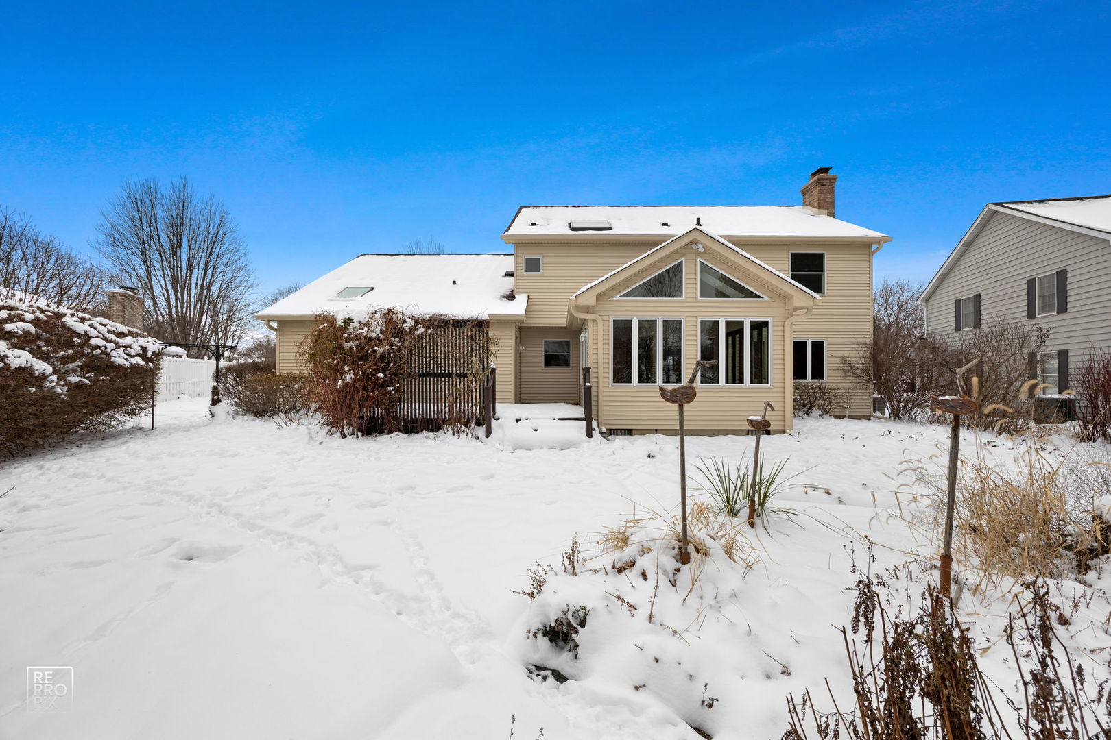 1160 Millview Drive, Batavia, IL 60510