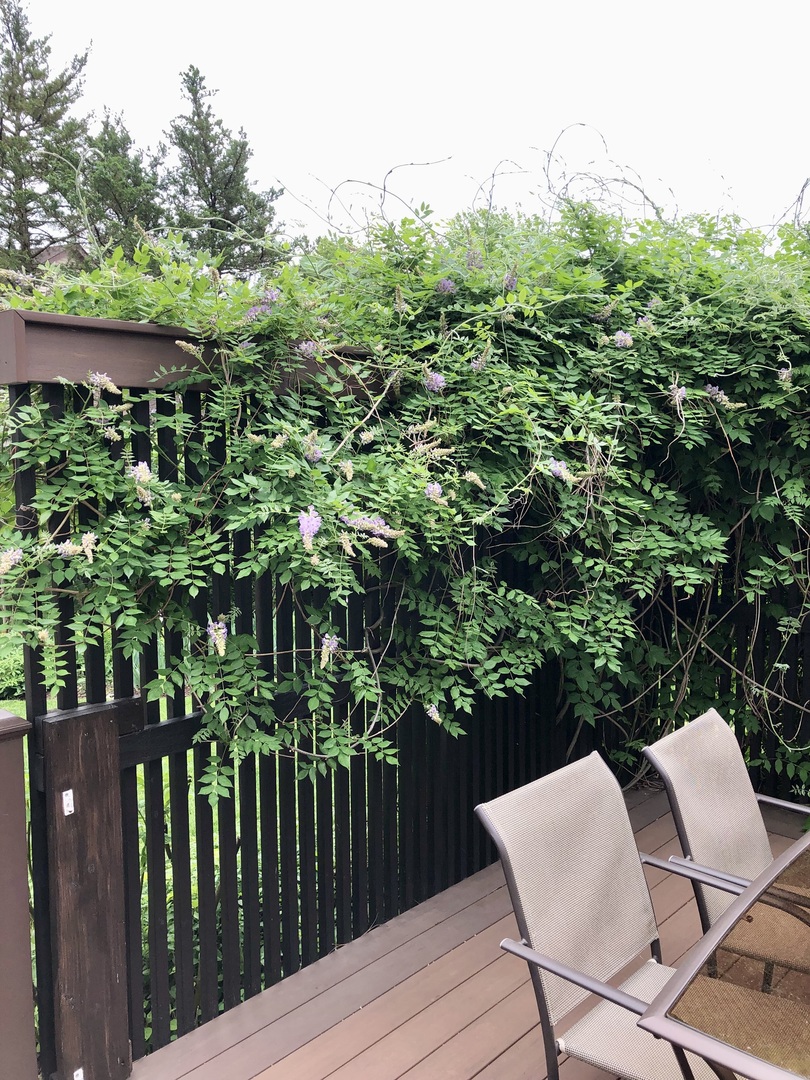 1160 Millview Drive, Batavia, IL 60510