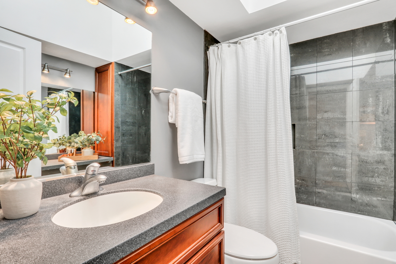 230 N Alleghany Road, Grayslake, IL 60030