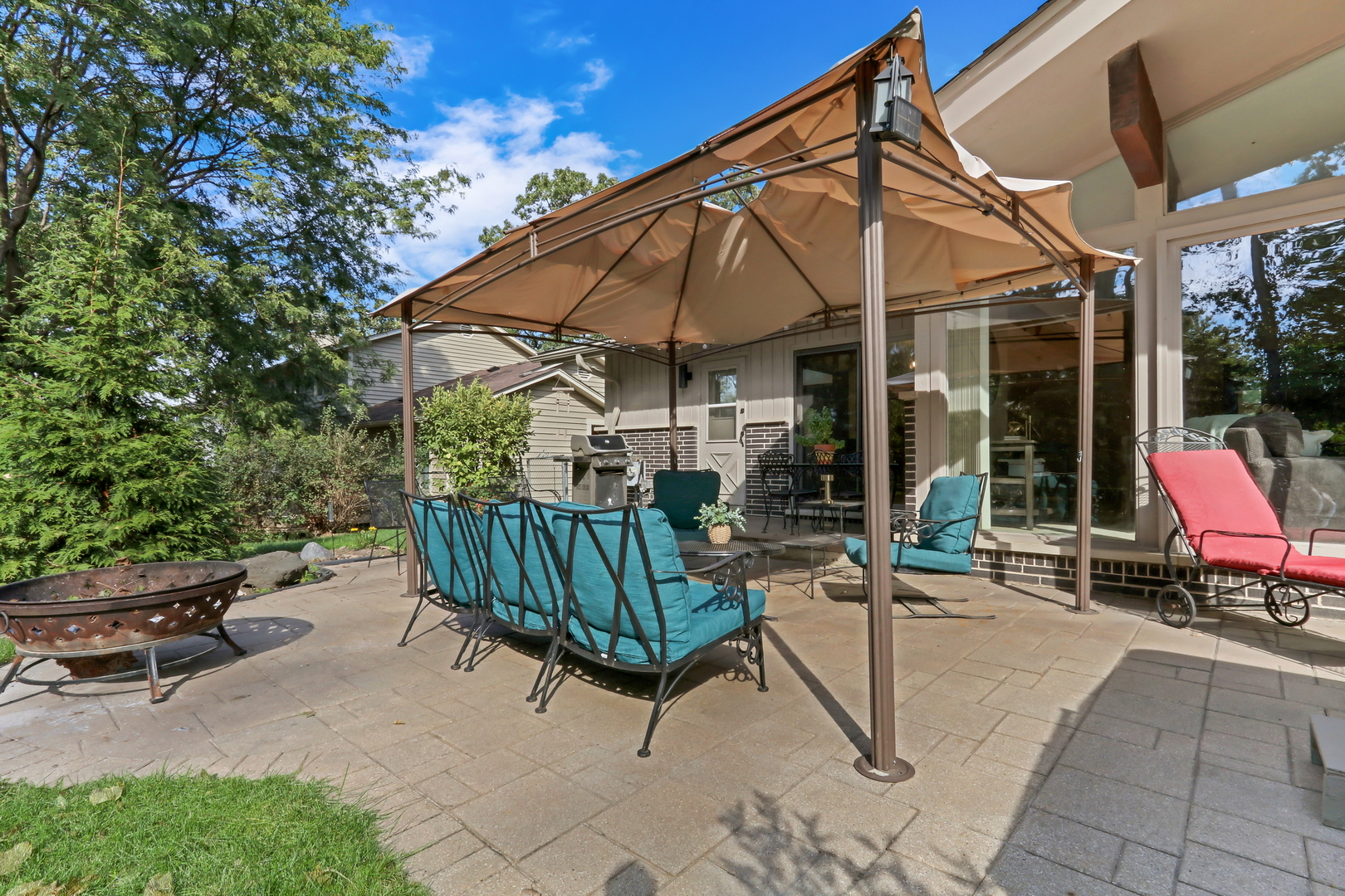 230 N Alleghany Road, Grayslake, IL 60030