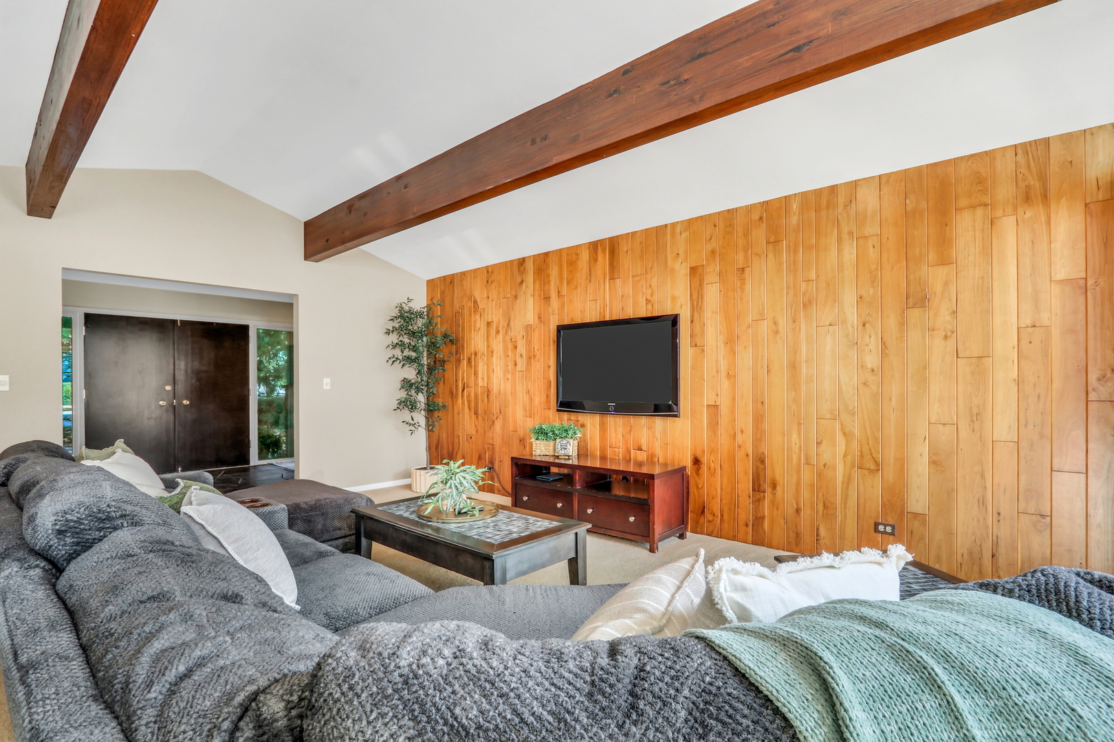 230 N Alleghany Road, Grayslake, IL 60030