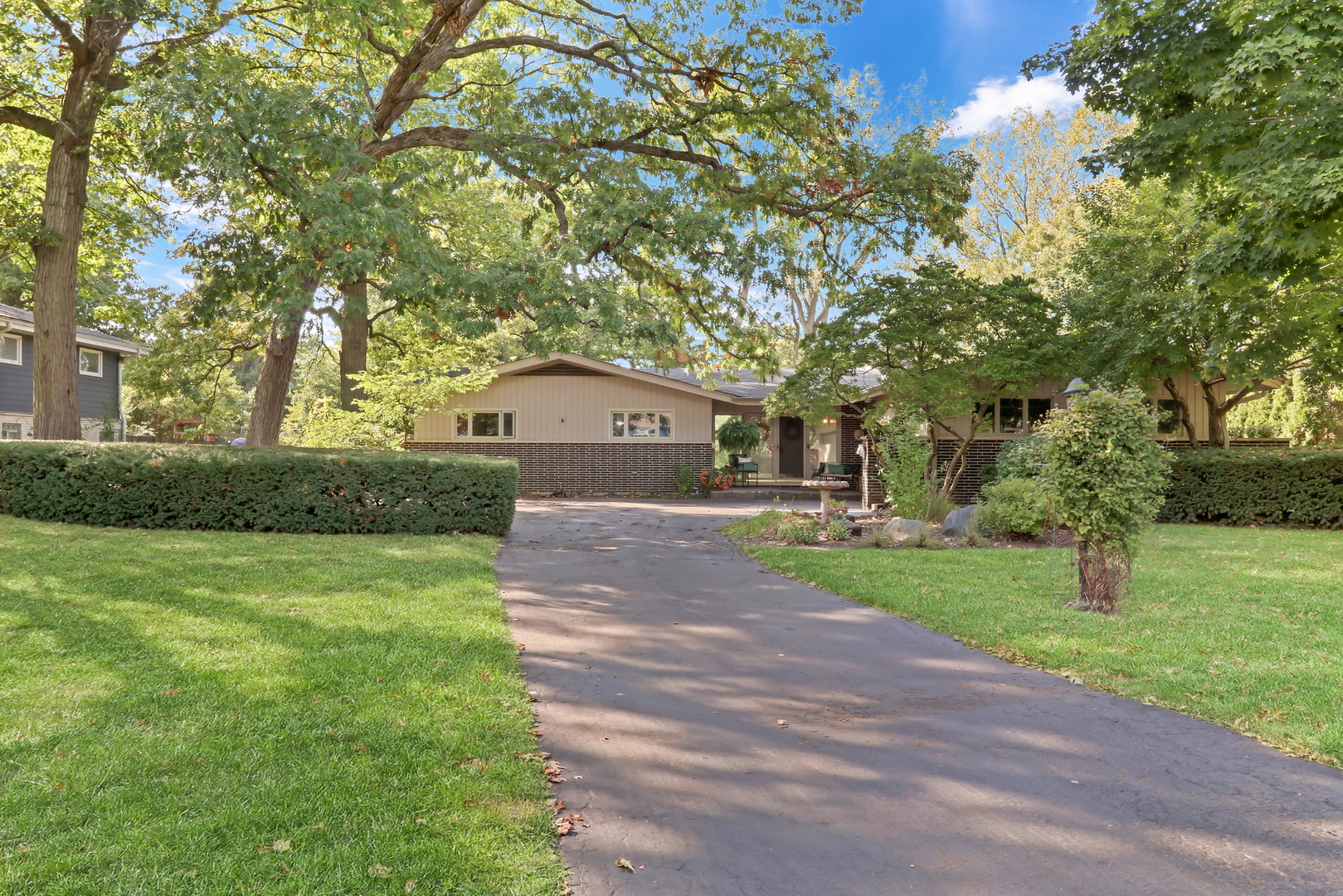 230 N Alleghany Road, Grayslake, IL 60030
