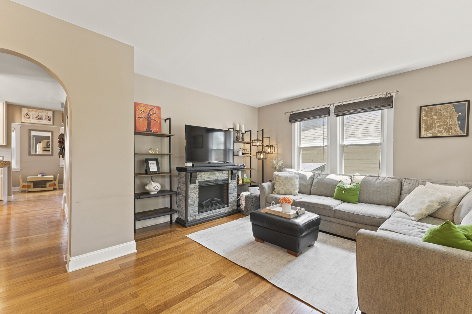 107 S Burton Place, Arlington Heights, IL 60005