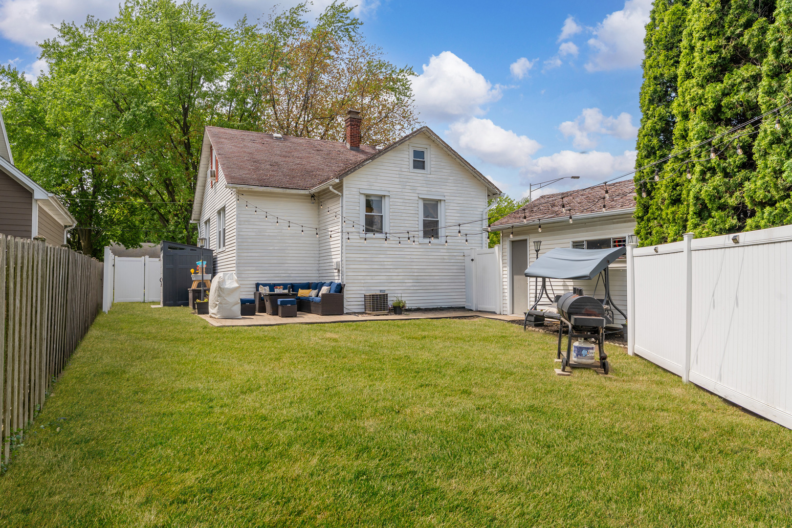 107 S Burton Place, Arlington Heights, IL 60005