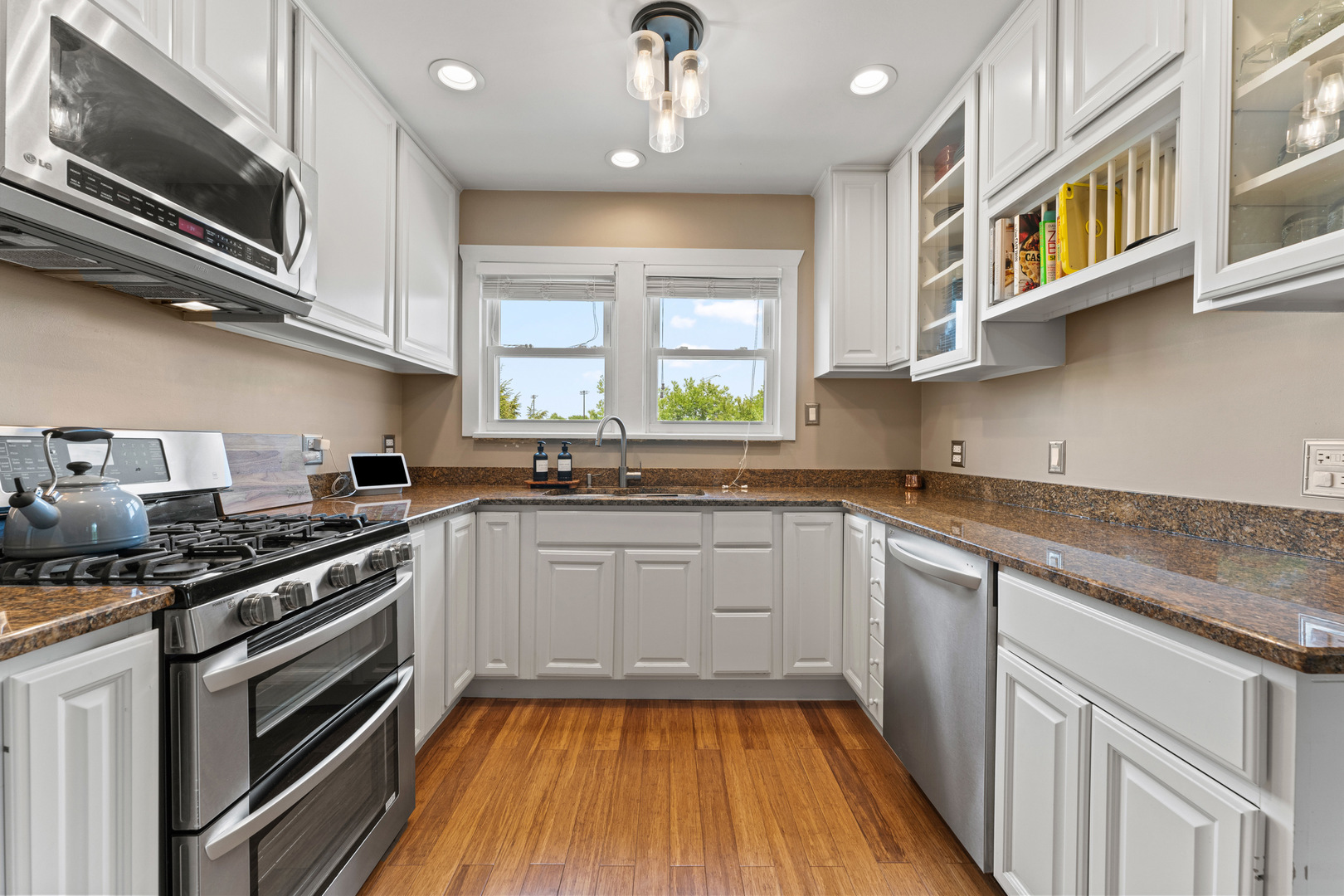 107 S Burton Place, Arlington Heights, IL 60005