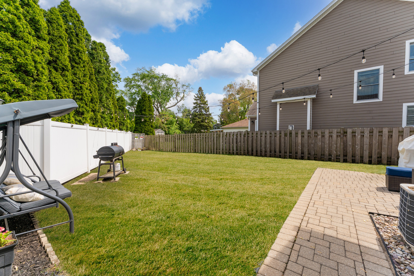 107 S Burton Place, Arlington Heights, IL 60005