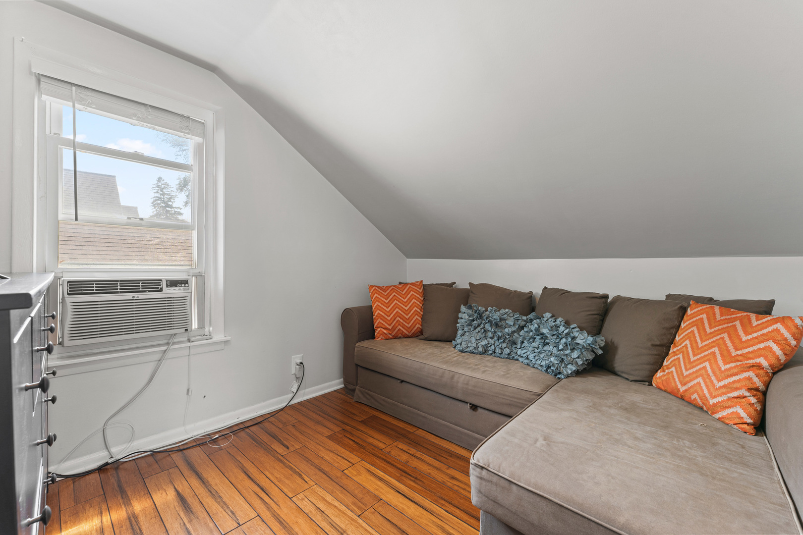 107 S Burton Place, Arlington Heights, IL 60005