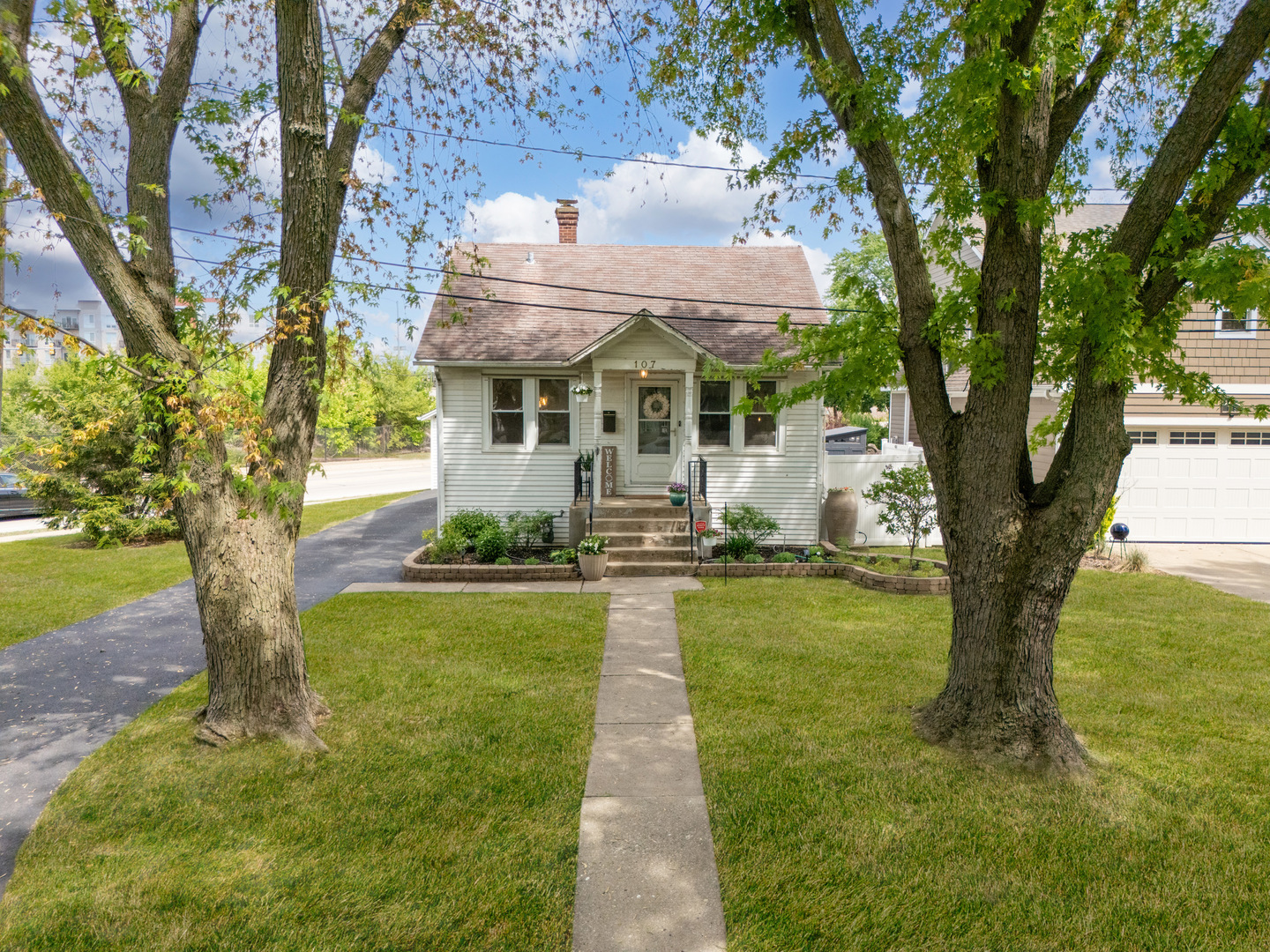 107 S Burton Place, Arlington Heights, IL 60005