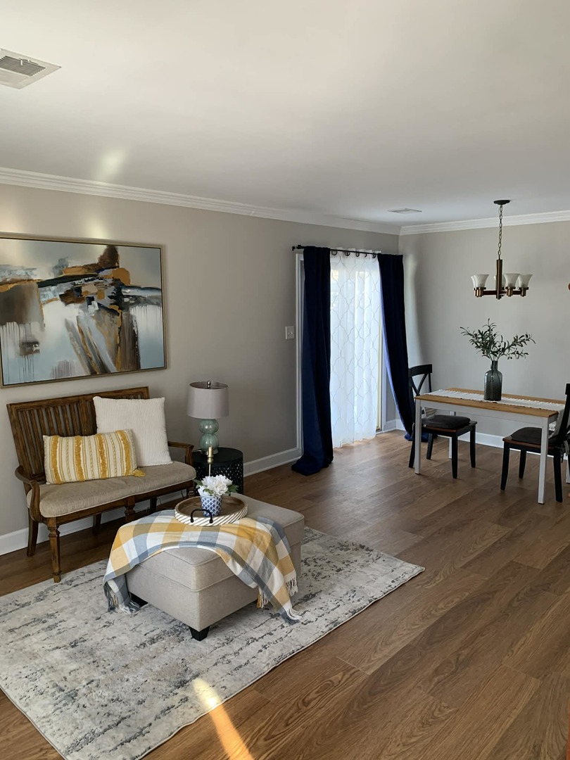 6827 Hickory Street #D, Tinley Park, IL 60477