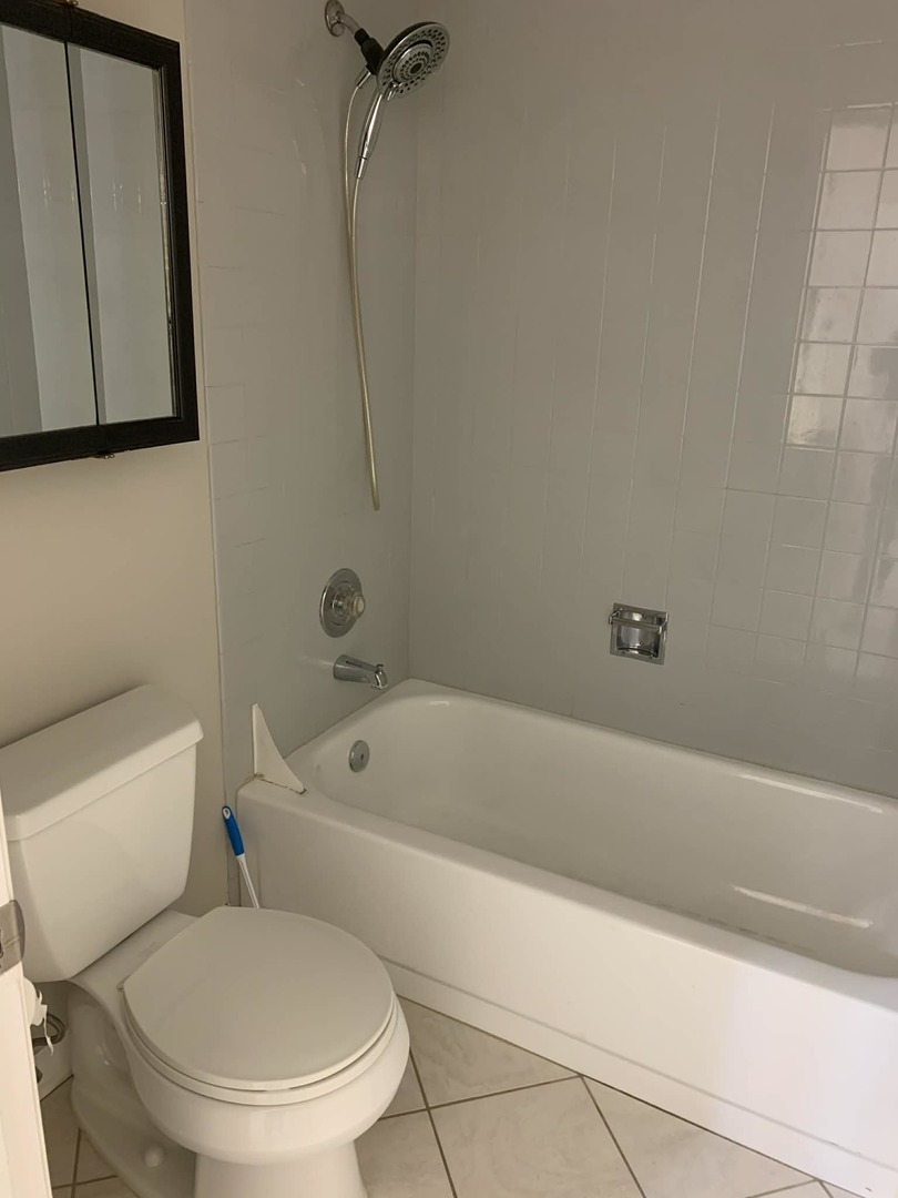 6827 Hickory Street #D, Tinley Park, IL 60477