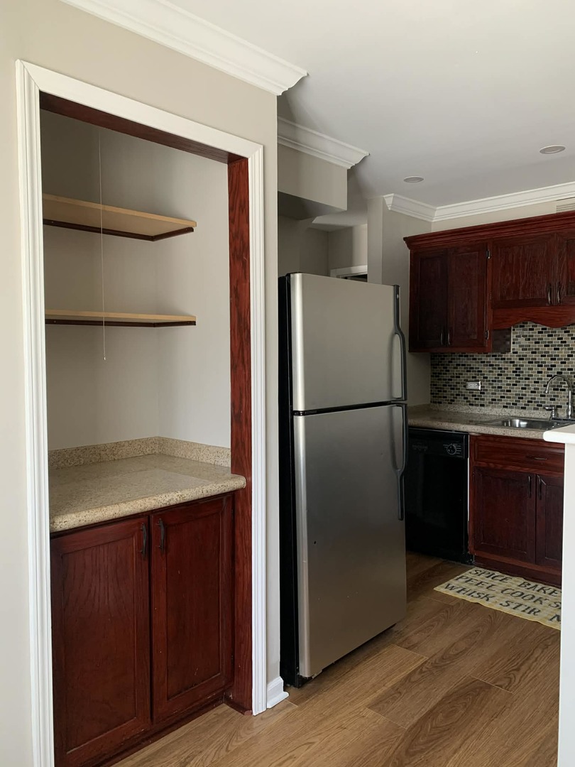 6827 Hickory Street #D, Tinley Park, IL 60477