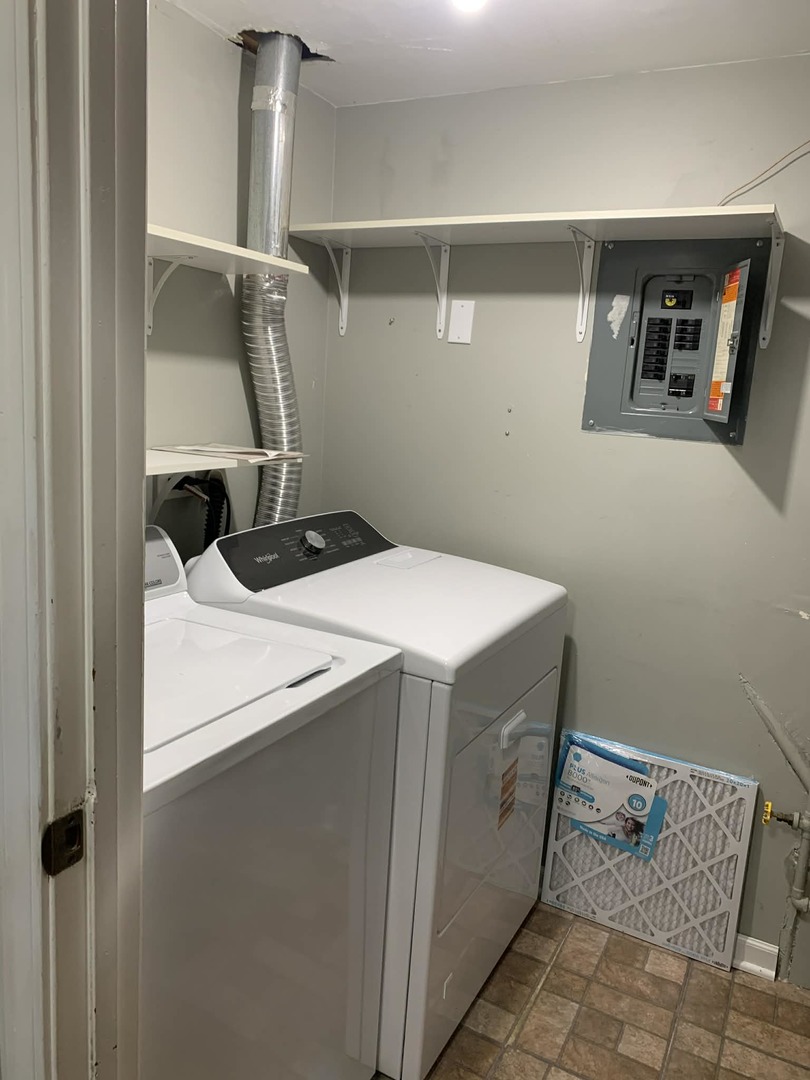 6827 Hickory Street #D, Tinley Park, IL 60477