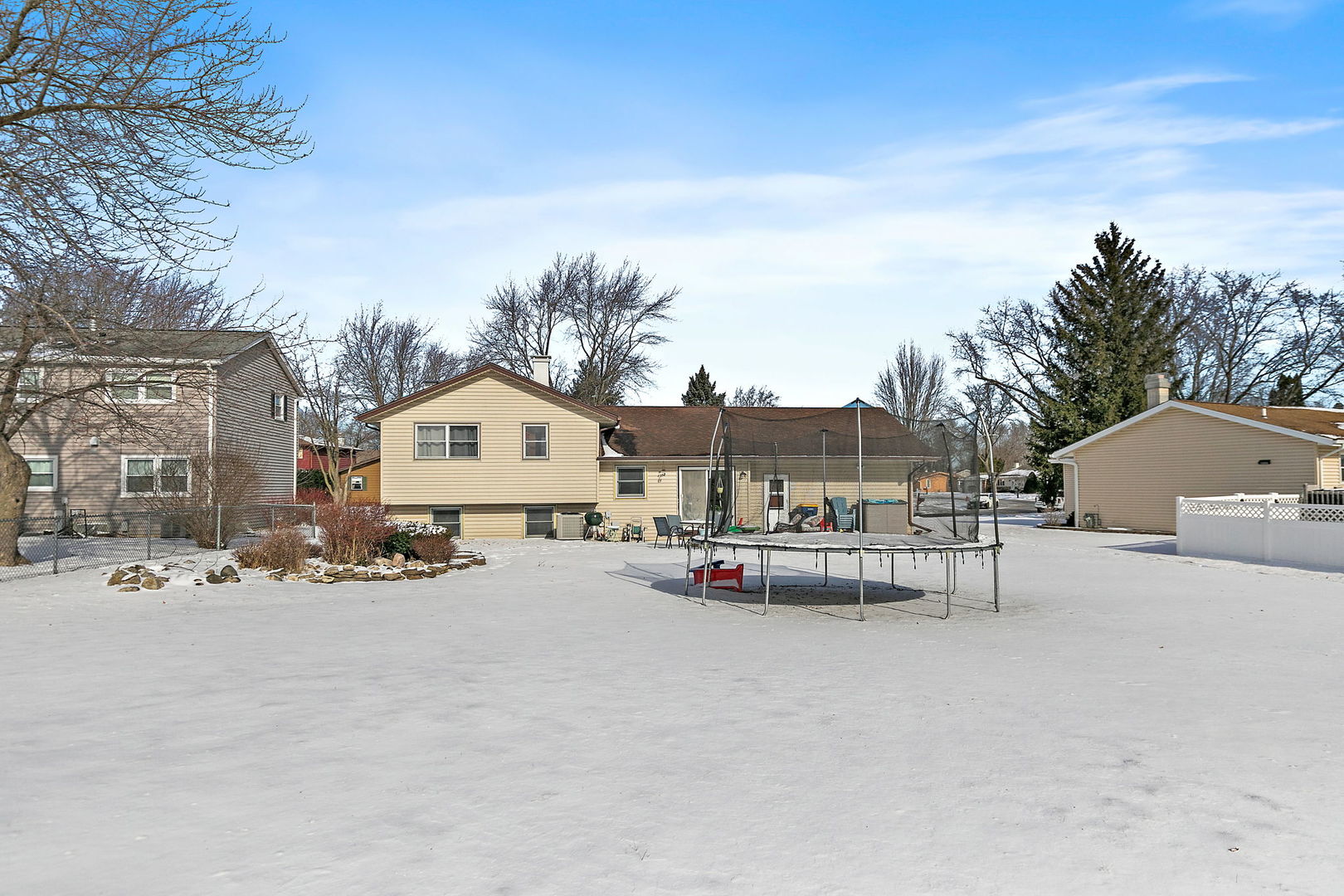 1345 S Madlock Court, Elgin, IL 60123