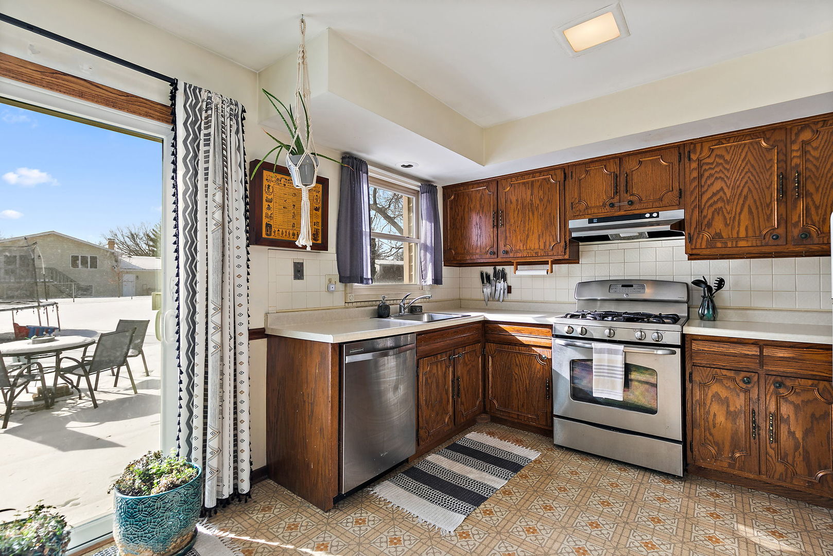 1345 S Madlock Court, Elgin, IL 60123