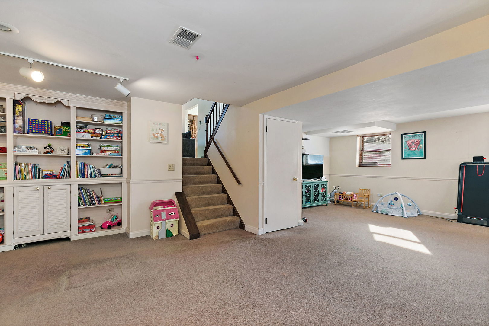 1345 S Madlock Court, Elgin, IL 60123