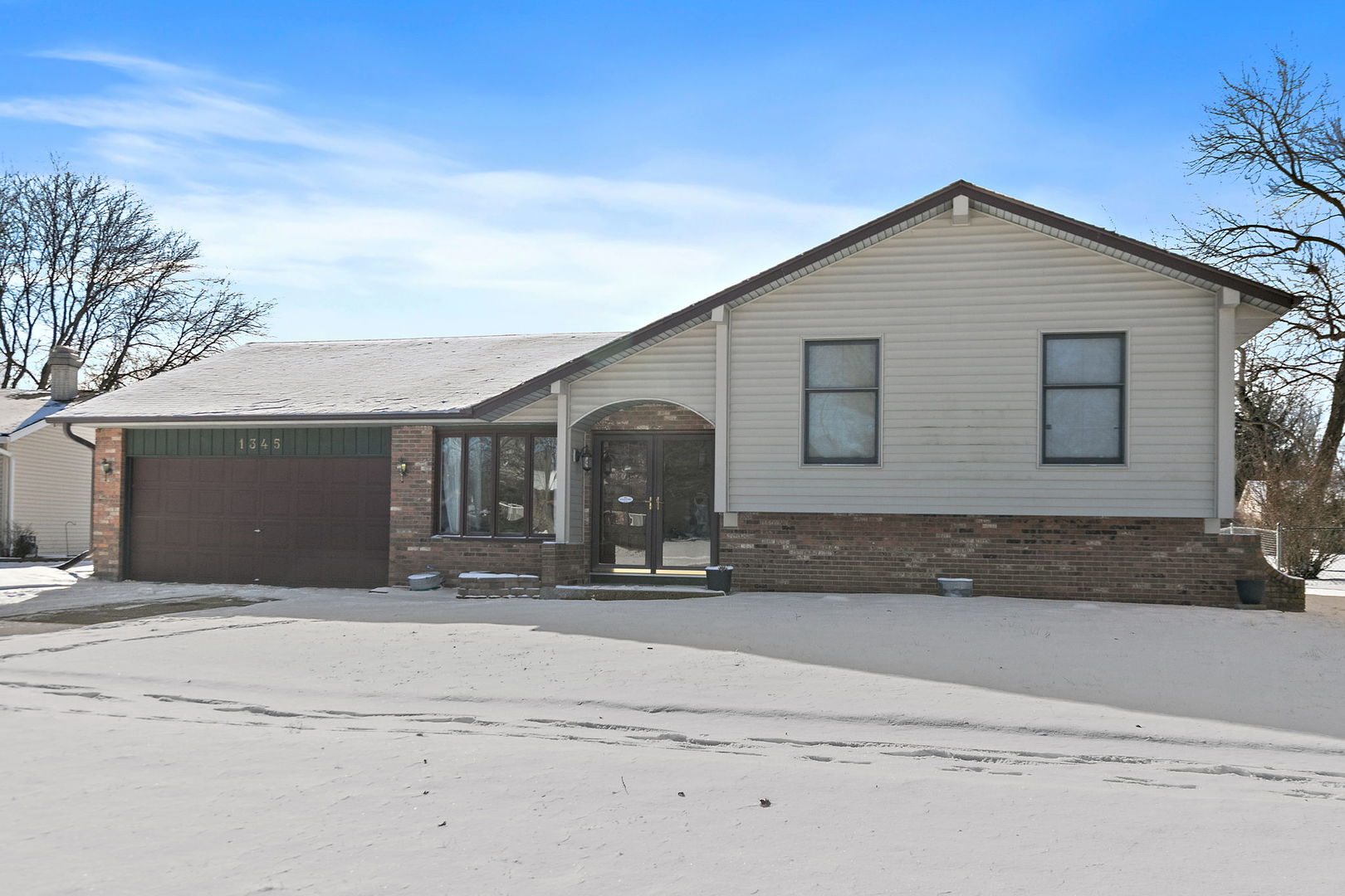 1345 S Madlock Court, Elgin, IL 60123