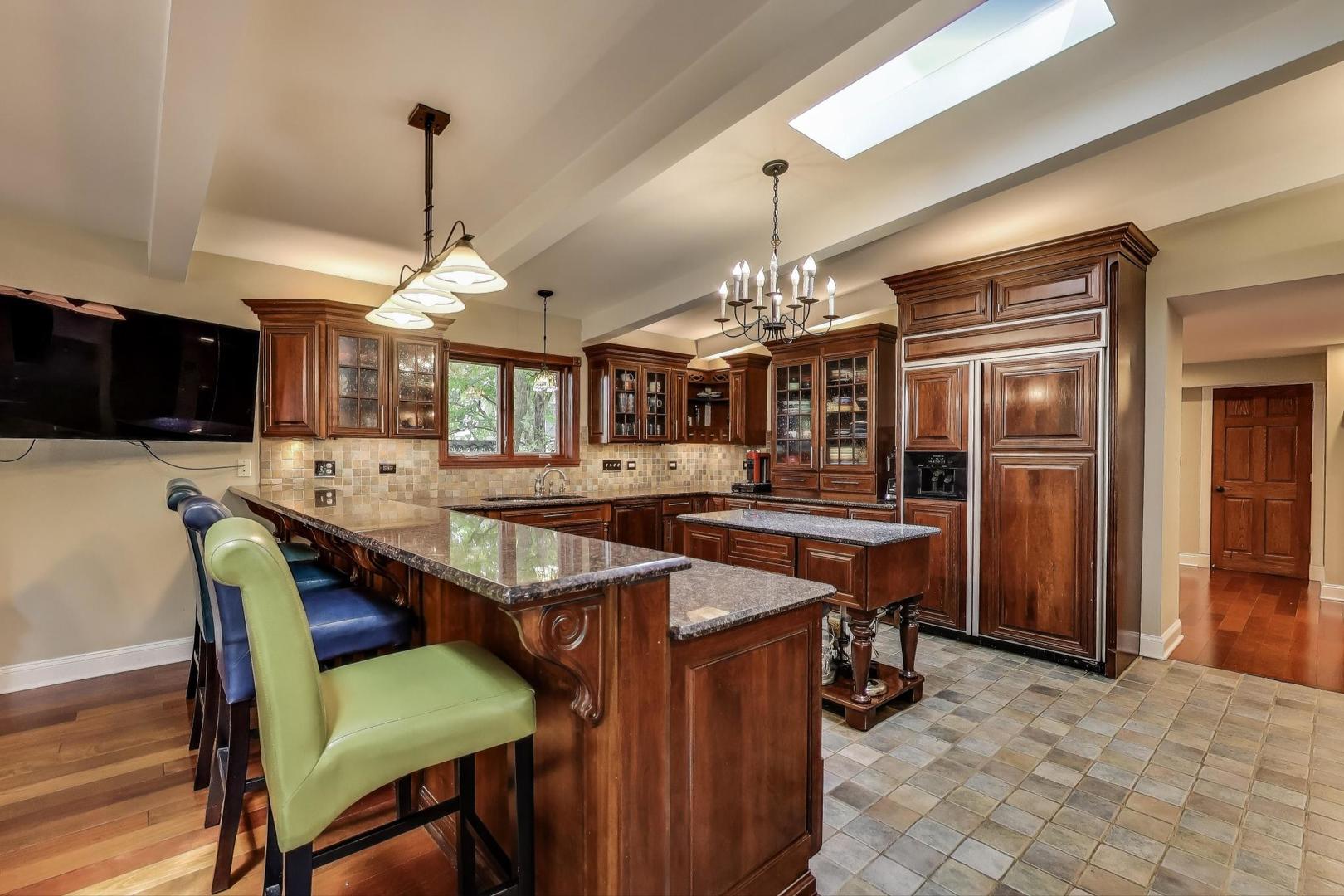 1821 E Boulder Drive, Mount Prospect, IL 60056