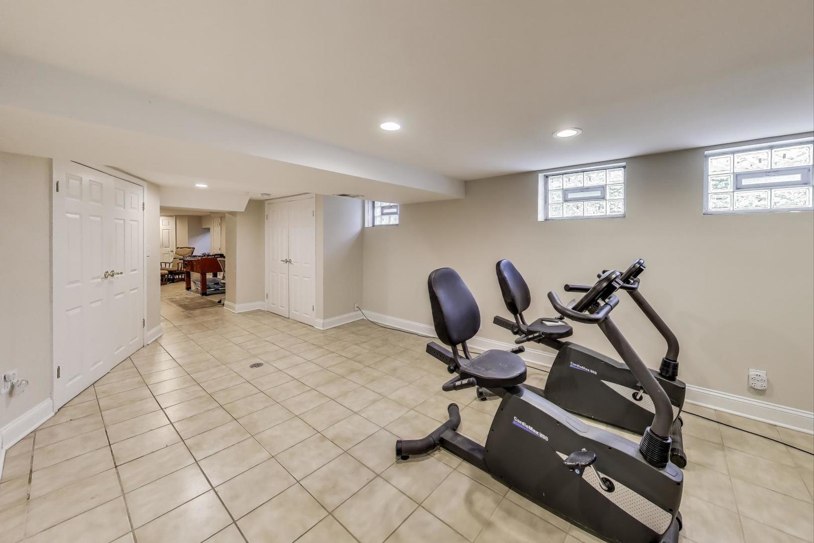 1821 E Boulder Drive, Mount Prospect, IL 60056