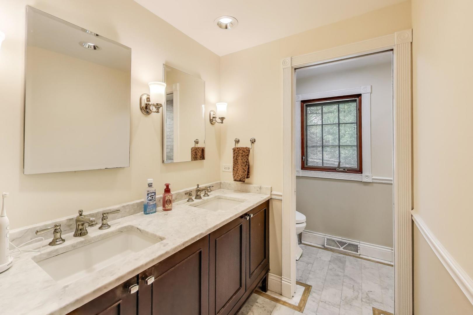 1821 E Boulder Drive, Mount Prospect, IL 60056