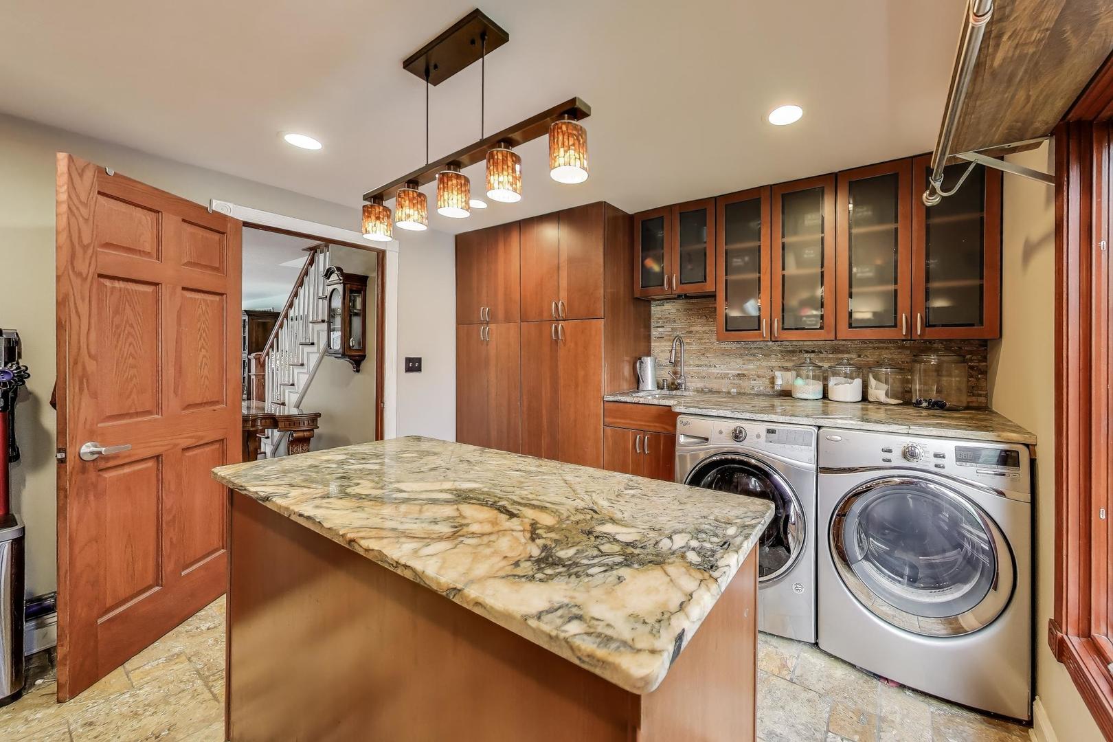 1821 E Boulder Drive, Mount Prospect, IL 60056