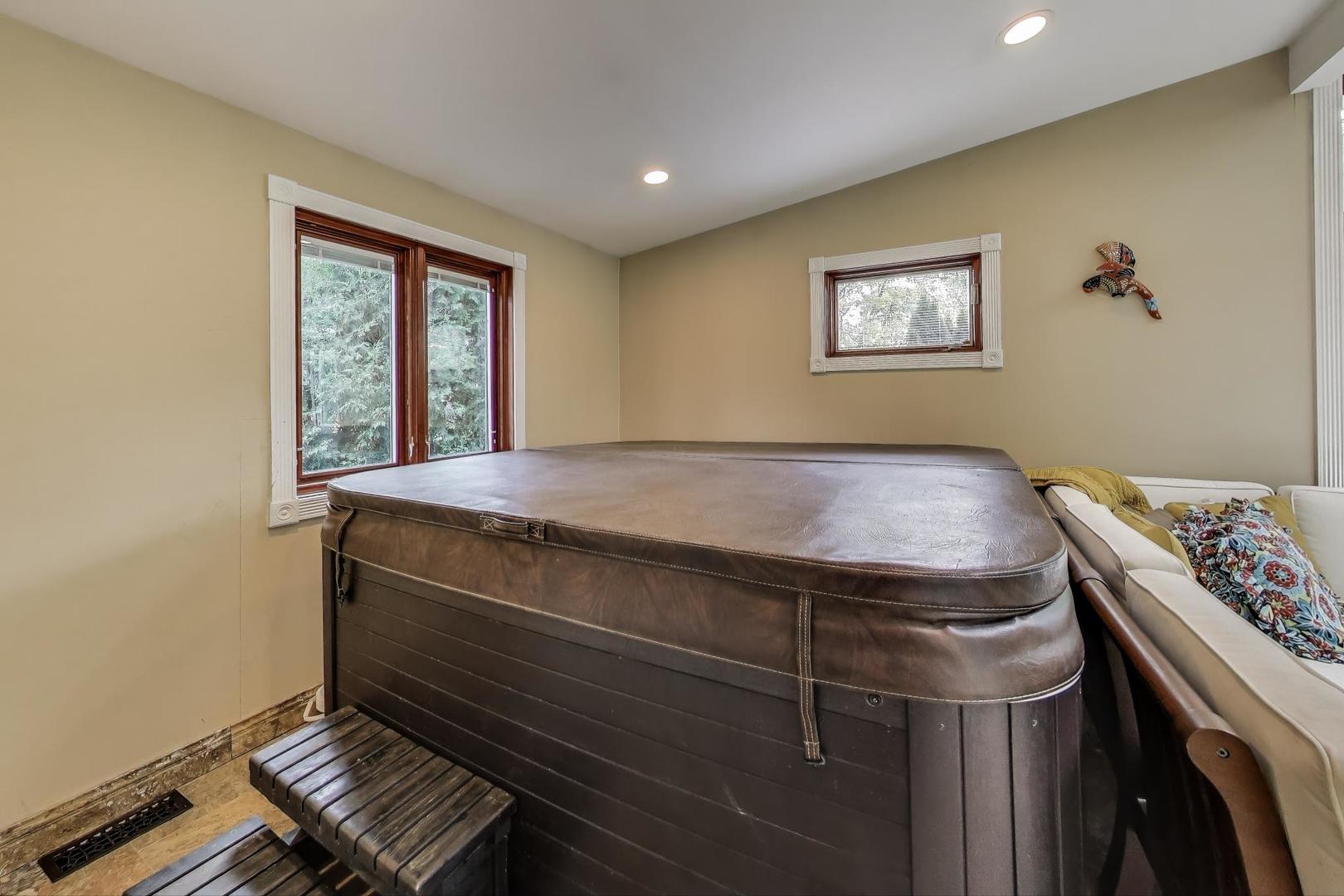 1821 E Boulder Drive, Mount Prospect, IL 60056