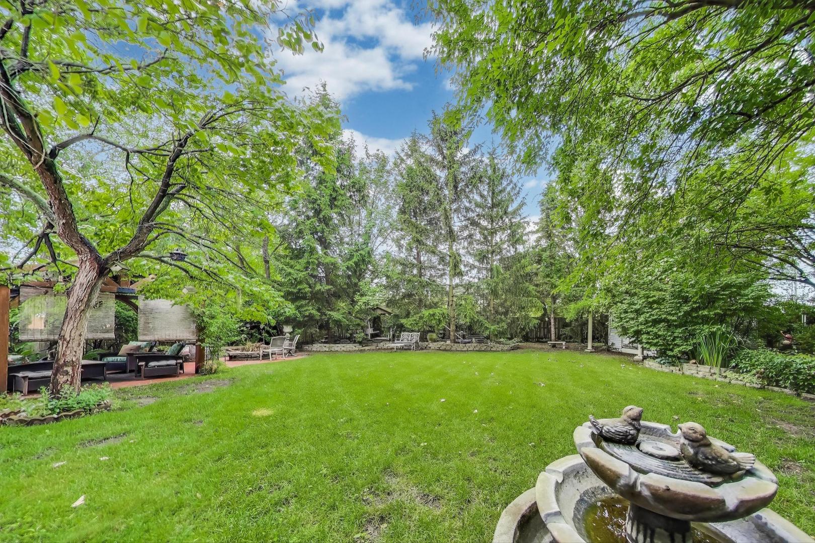 1821 E Boulder Drive, Mount Prospect, IL 60056