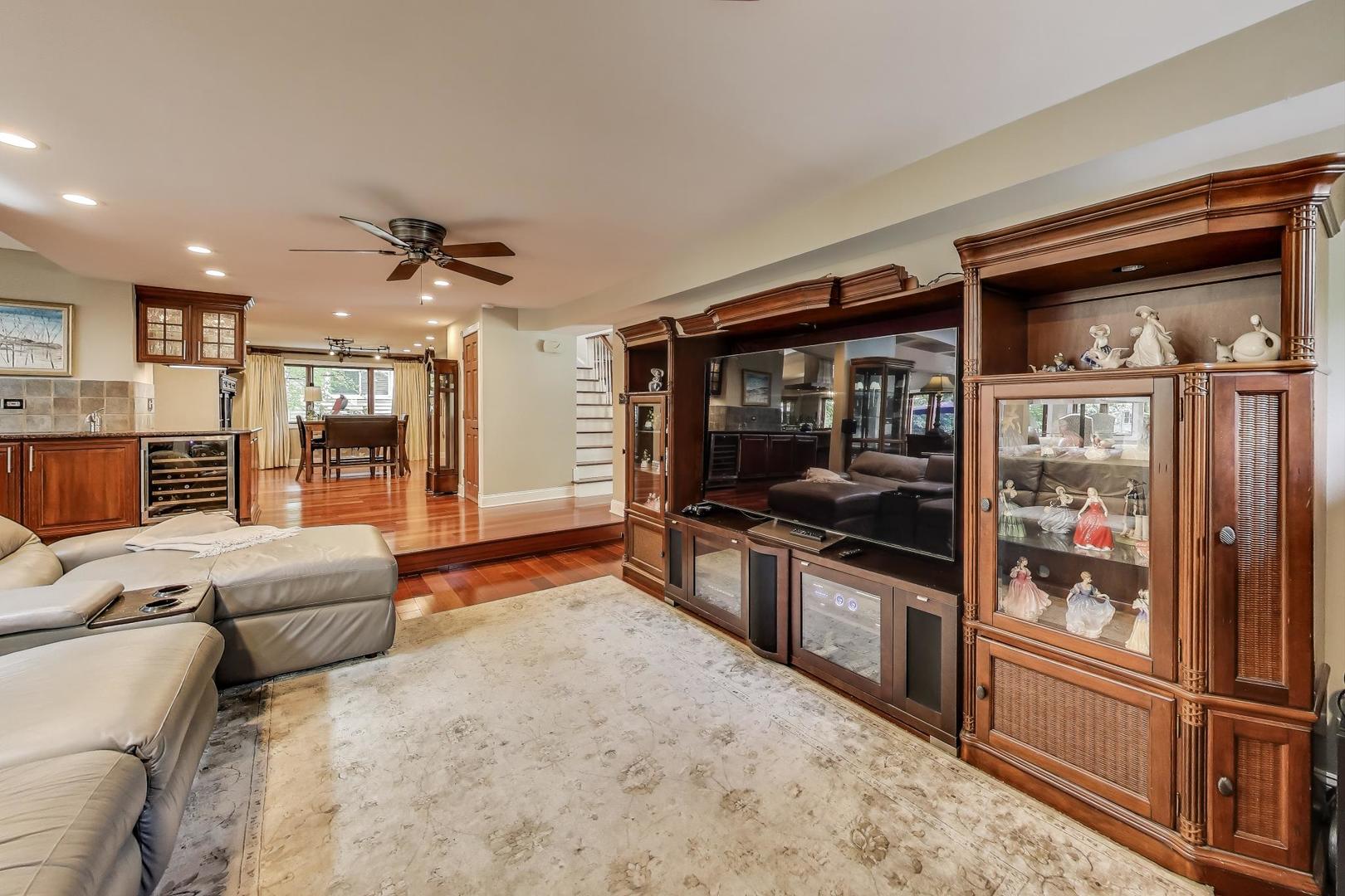 1821 E Boulder Drive, Mount Prospect, IL 60056