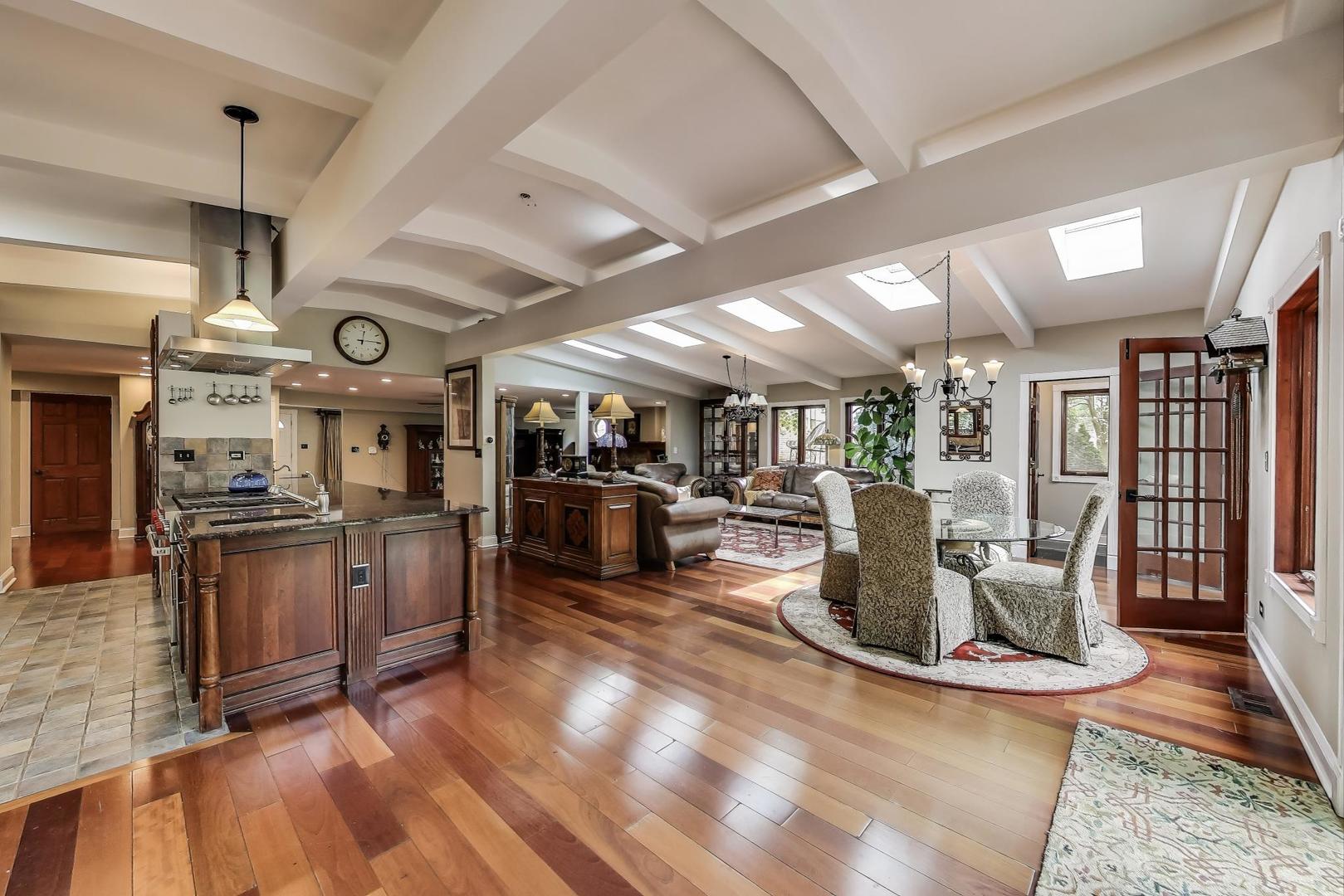 1821 E Boulder Drive, Mount Prospect, IL 60056