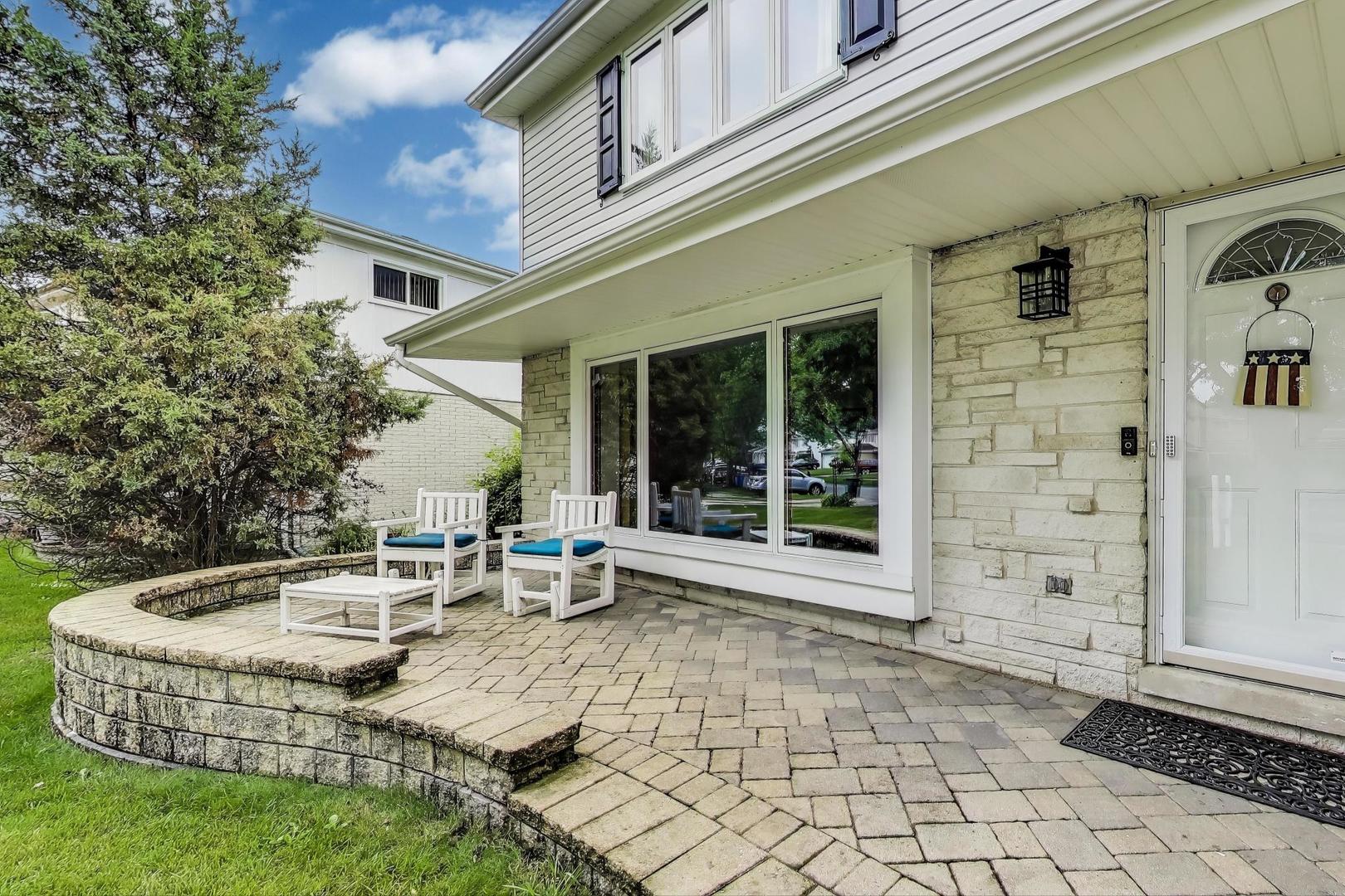 1821 E Boulder Drive, Mount Prospect, IL 60056