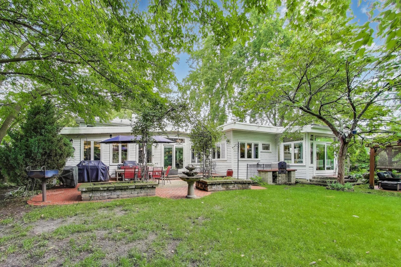 1821 E Boulder Drive, Mount Prospect, IL 60056