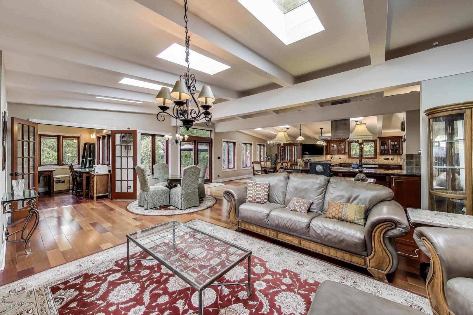 1821 E Boulder Drive, Mount Prospect, IL 60056