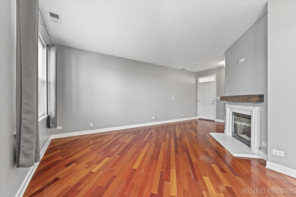 450 Majestic Lane #450, Oswego, IL 60543