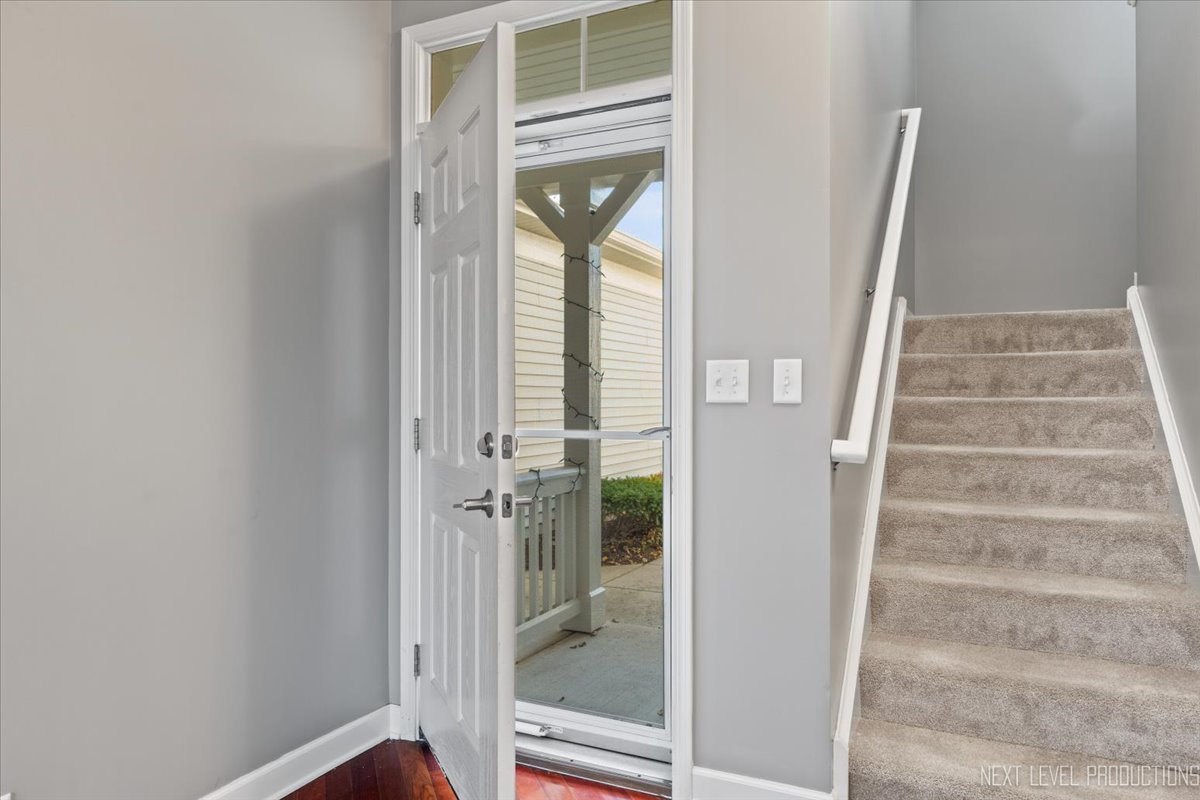 450 Majestic Lane #450, Oswego, IL 60543