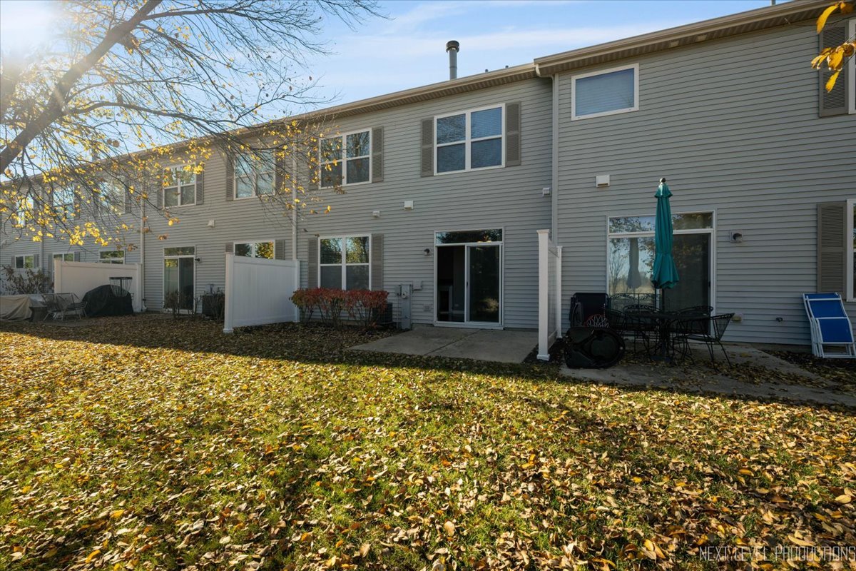 450 Majestic Lane #450, Oswego, IL 60543