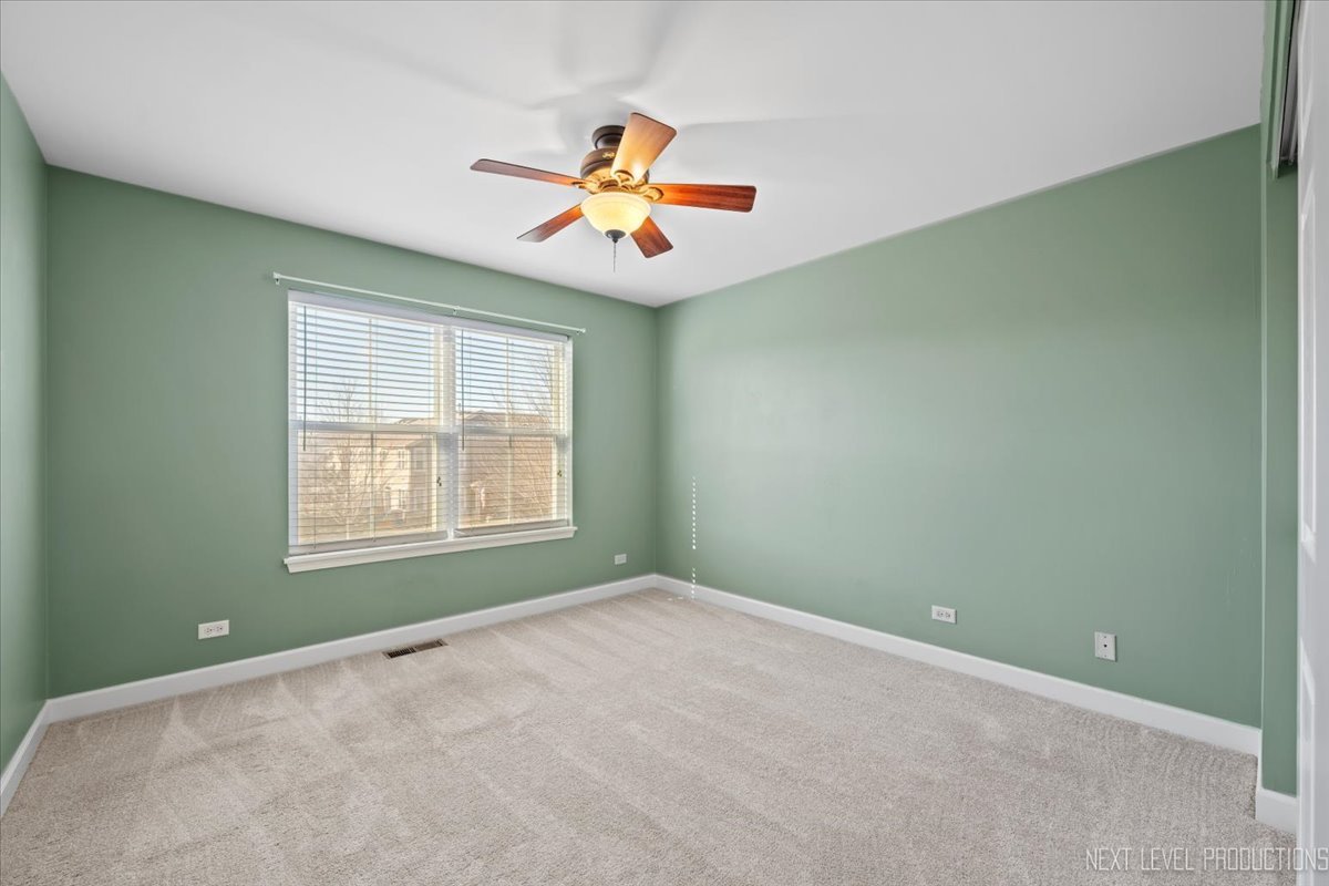 450 Majestic Lane #450, Oswego, IL 60543