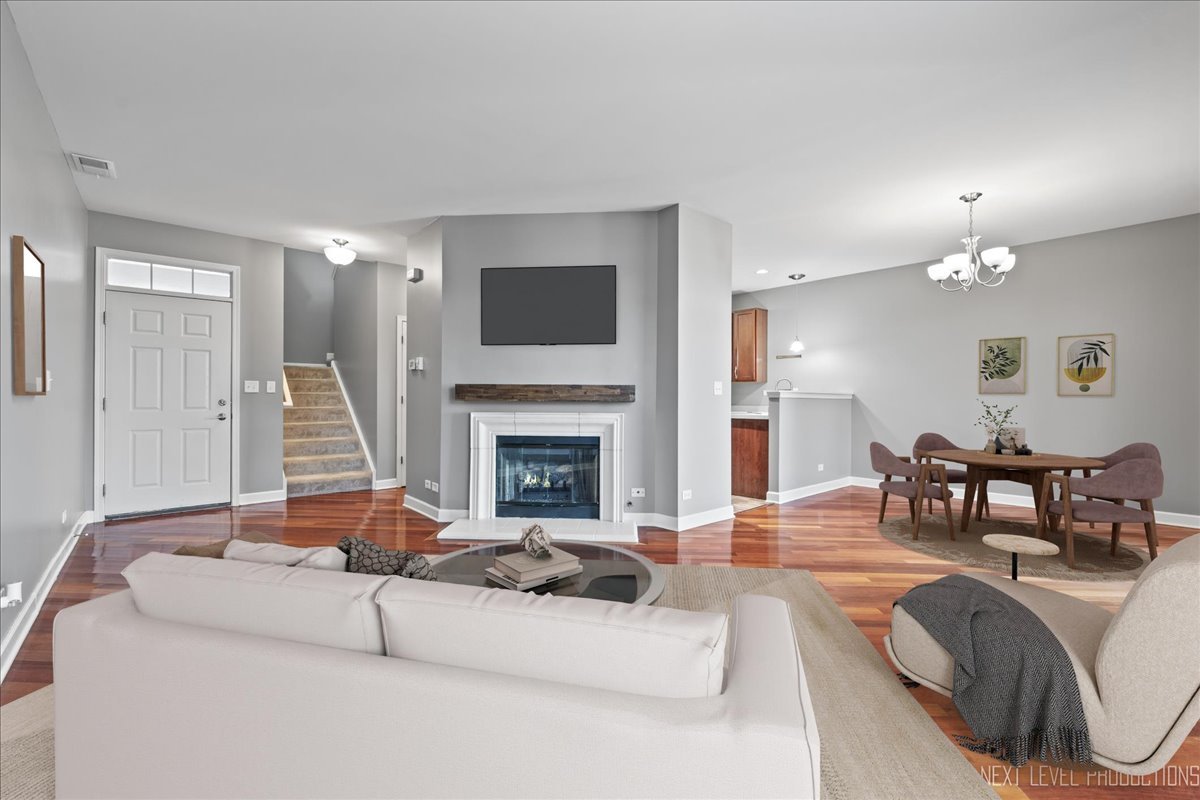 450 Majestic Lane #450, Oswego, IL 60543