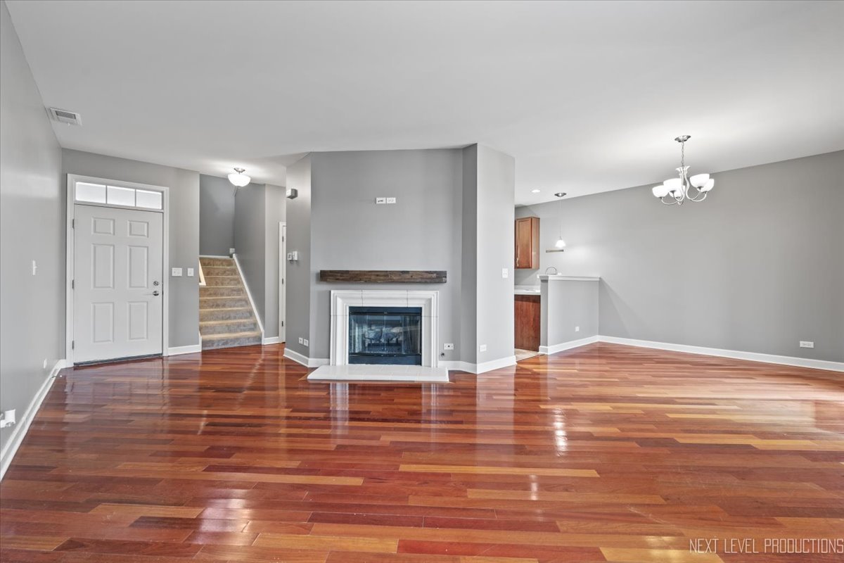 450 Majestic Lane #450, Oswego, IL 60543