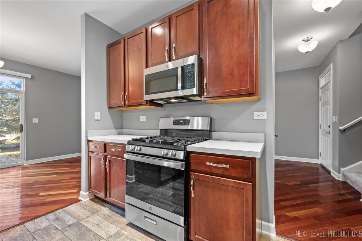 450 Majestic Lane #450, Oswego, IL 60543