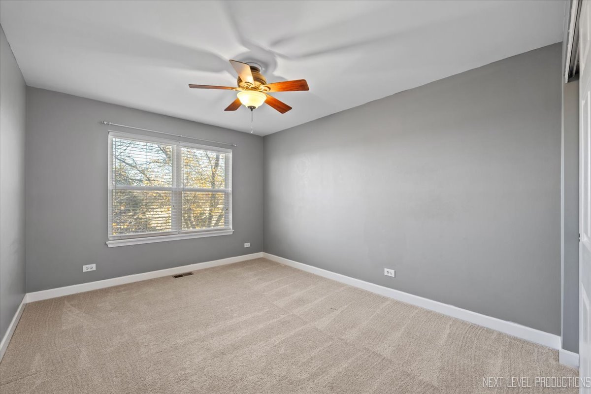 450 Majestic Lane #450, Oswego, IL 60543