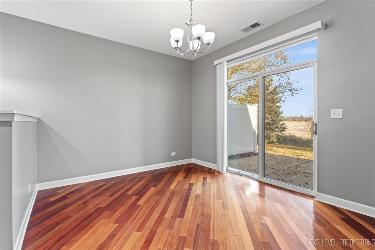 450 Majestic Lane #450, Oswego, IL 60543