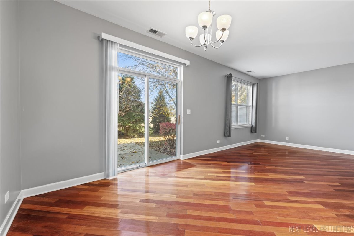 450 Majestic Lane #450, Oswego, IL 60543