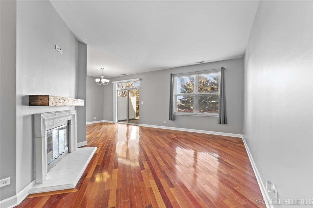 450 Majestic Lane #450, Oswego, IL 60543