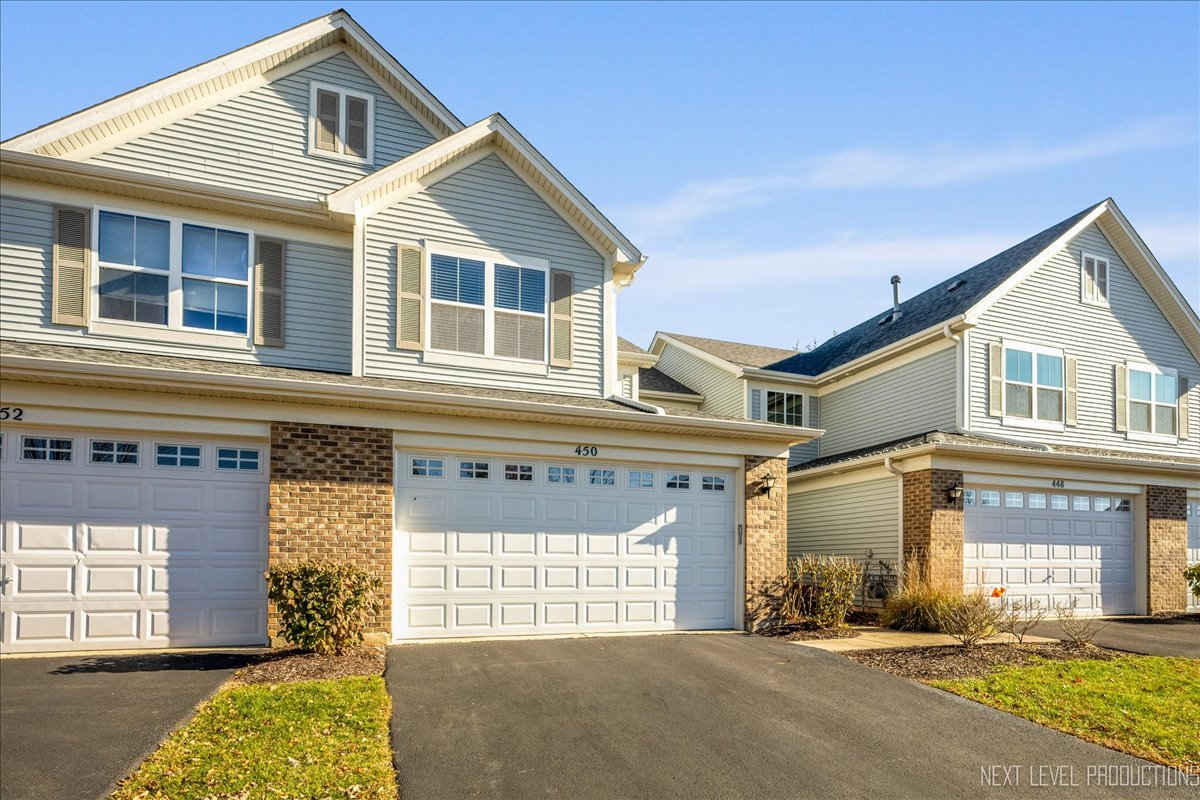 450 Majestic Lane #450, Oswego, IL 60543