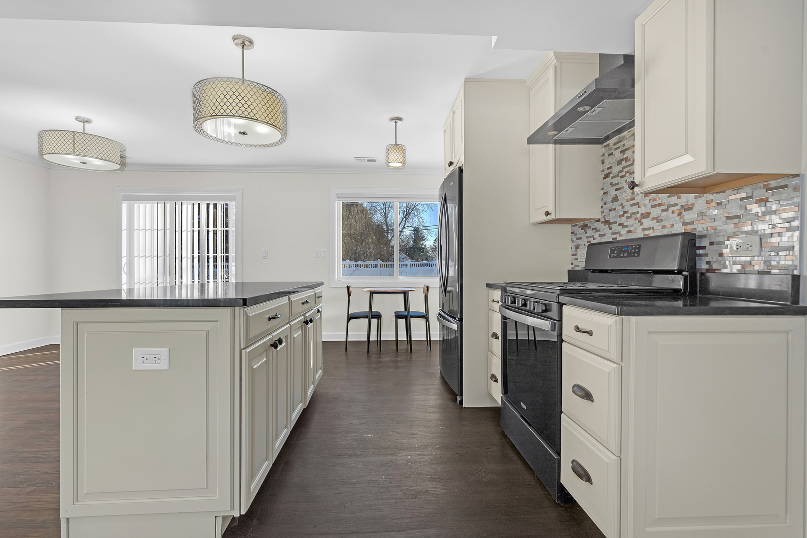 3225 Illinois Road, Wilmette, IL 60091