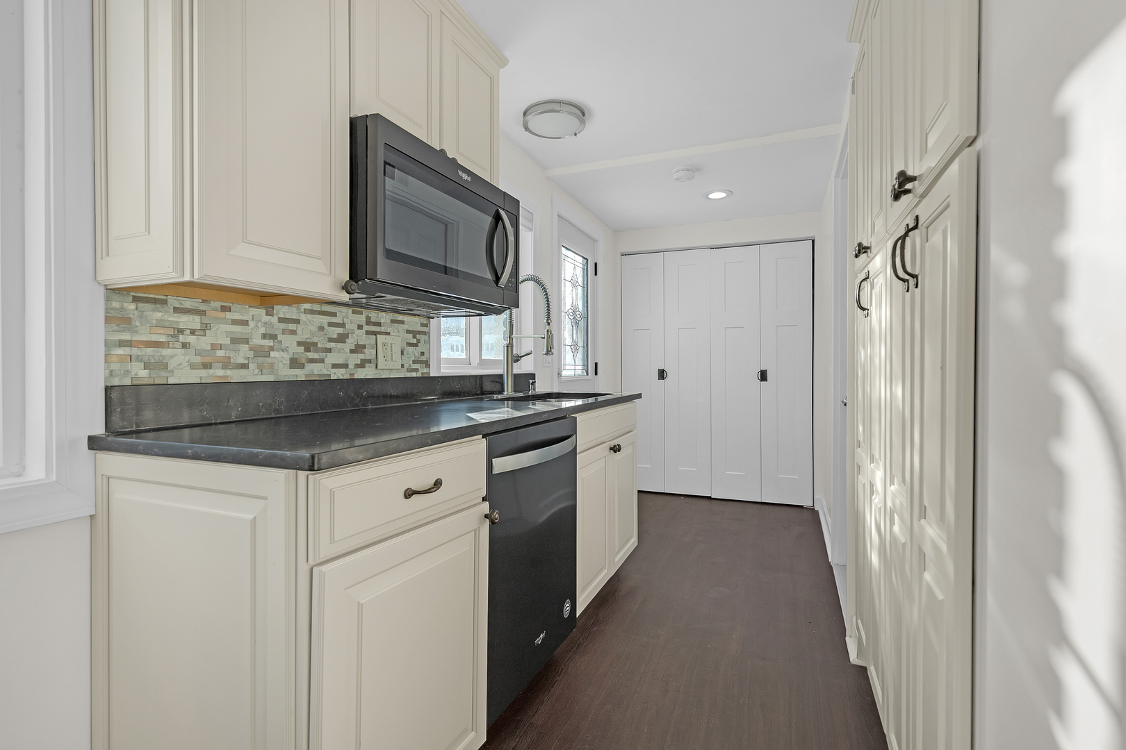 3225 Illinois Road, Wilmette, IL 60091