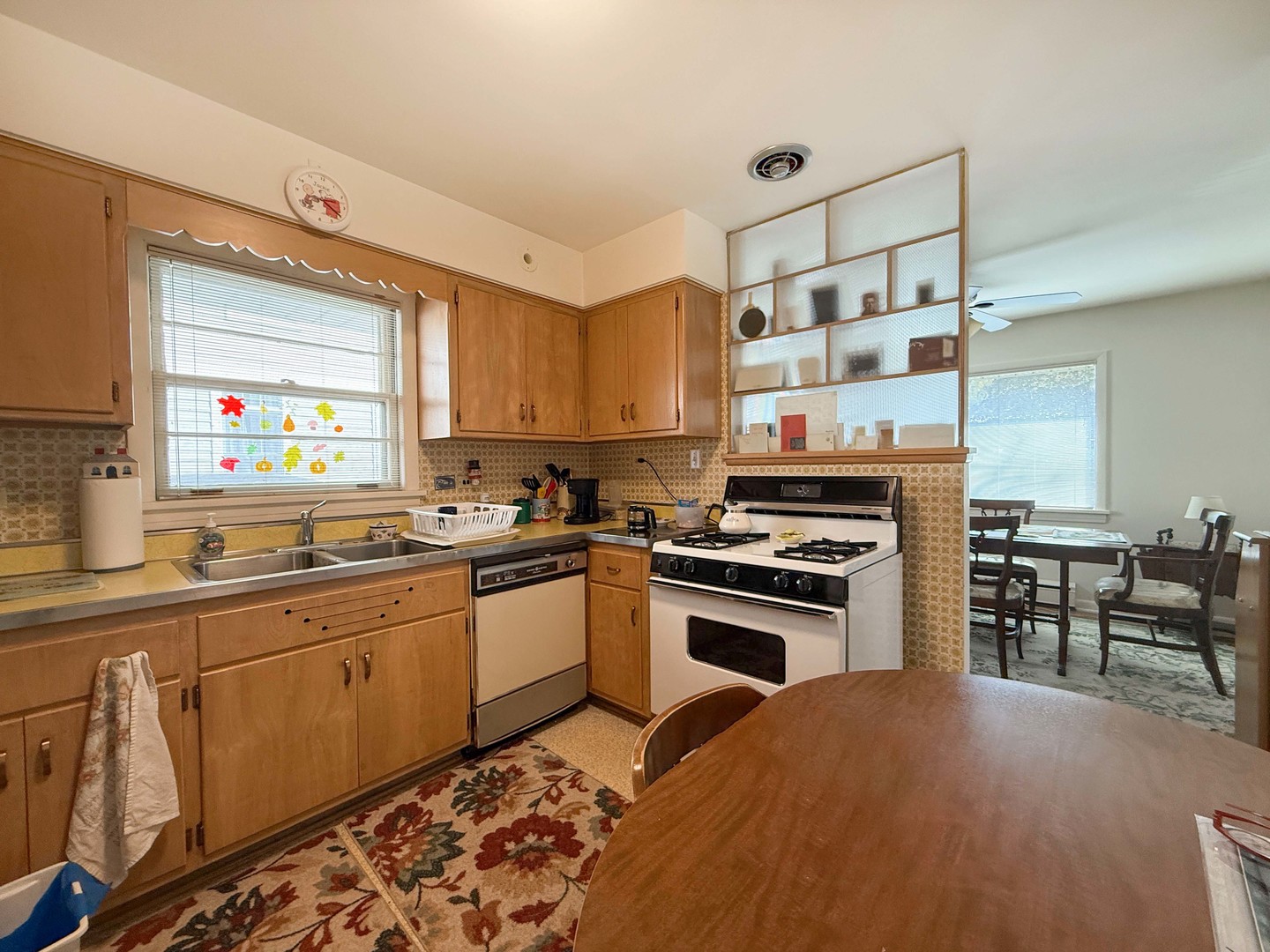 548 Elm Street, Glen Ellyn, IL 60137