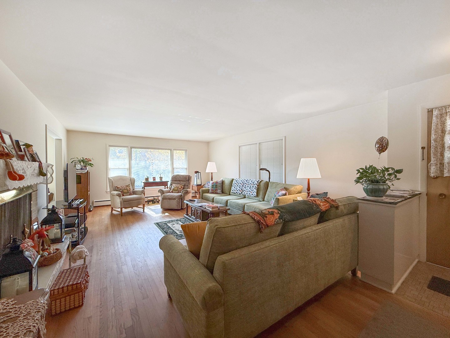 548 Elm Street, Glen Ellyn, IL 60137