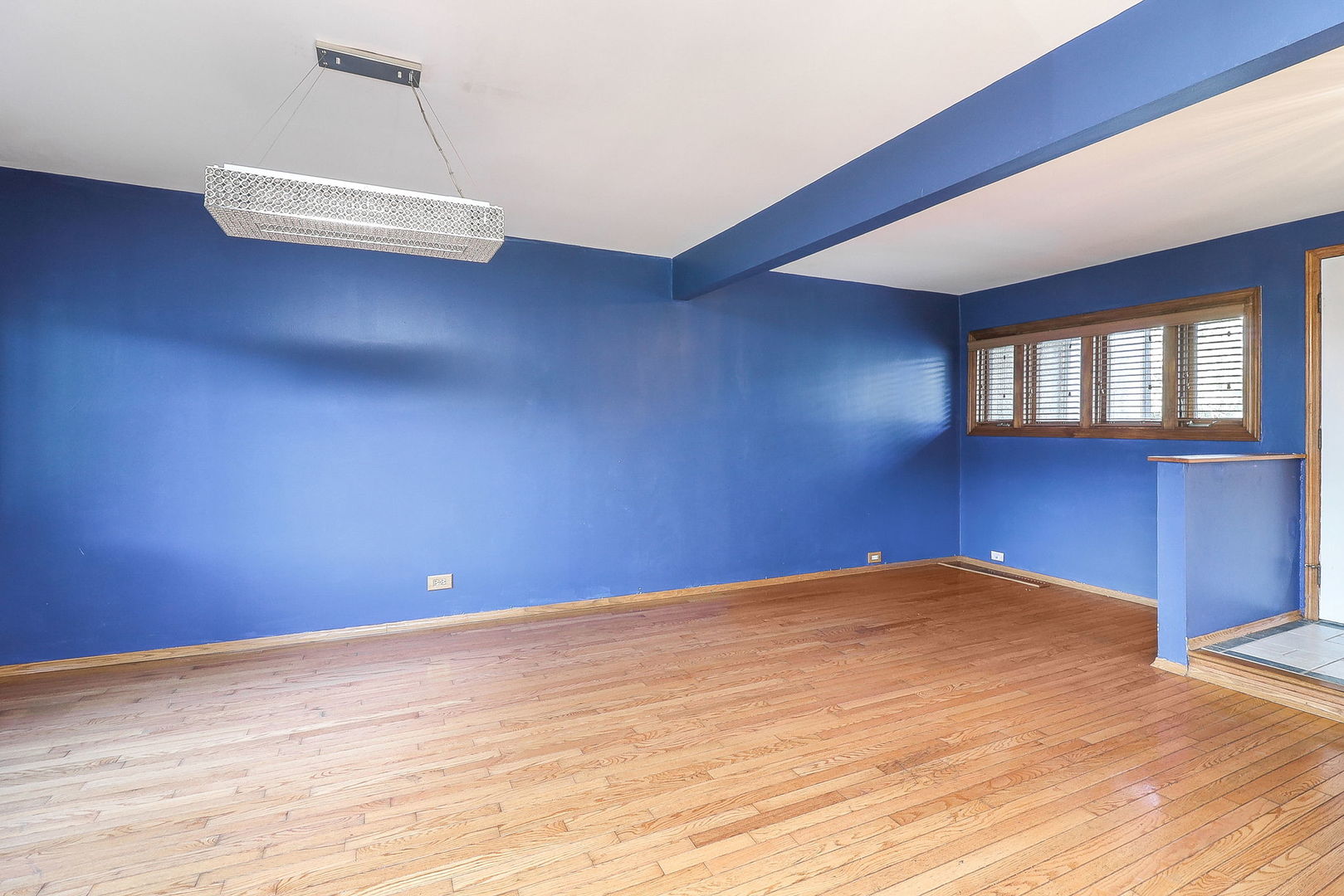 170 Cascade Drive, Indian Head Park, IL 60525