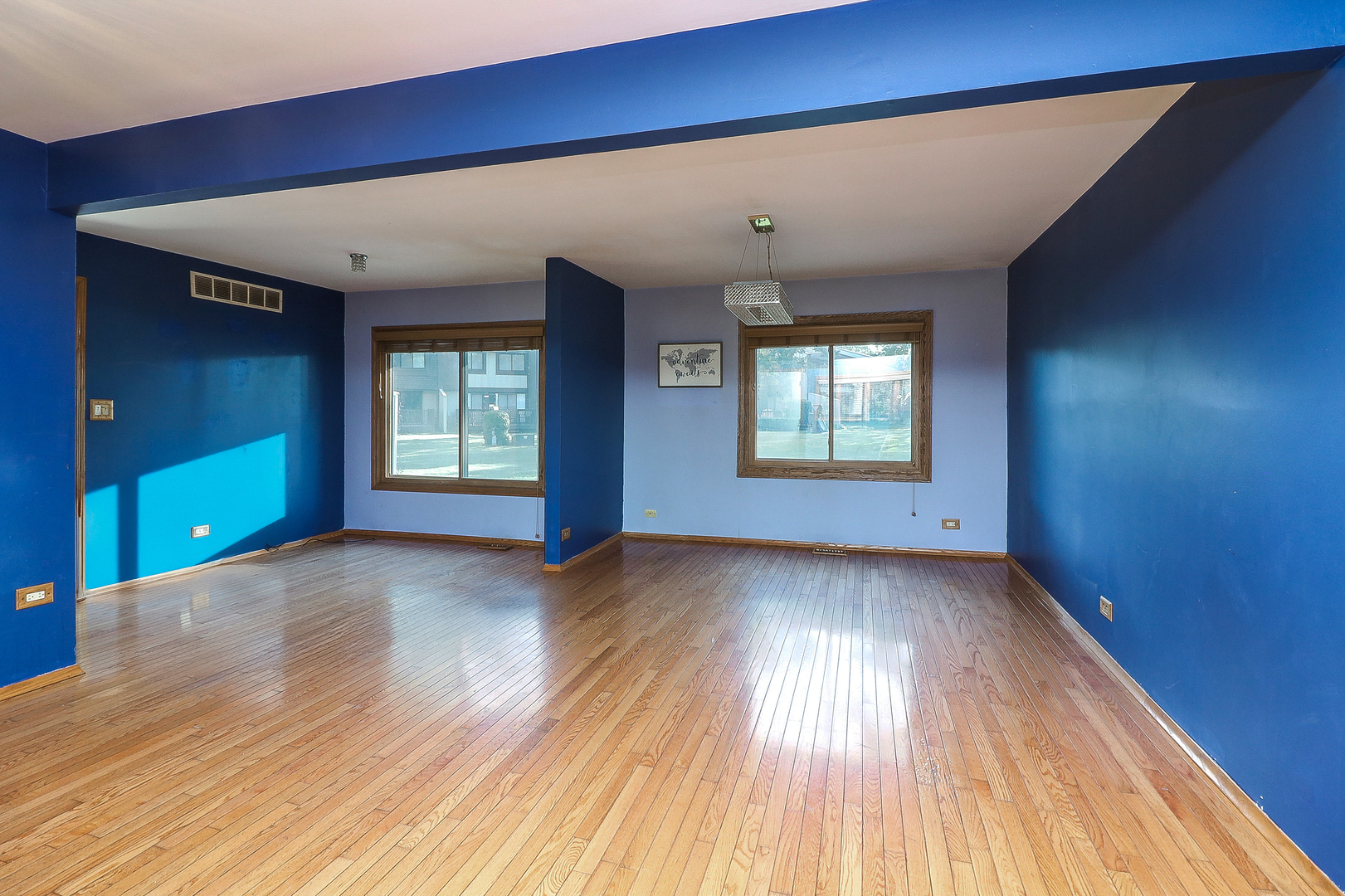 170 Cascade Drive, Indian Head Park, IL 60525