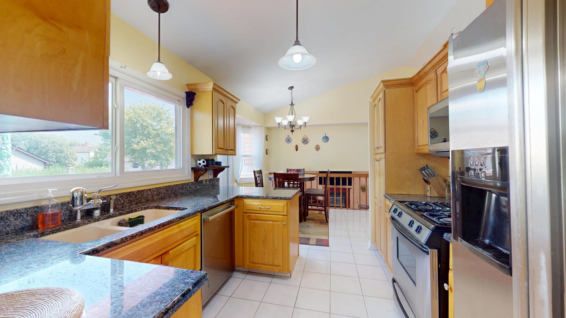 412 Chateau Drive, Buffalo Grove, IL 60089